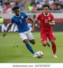 BLG 3-2击败TES勇夺LPL总冠军，左手阿卡丽绕后切入摧毁双C